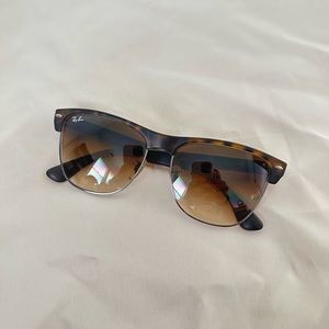 Ray-bans Sunglasses! 🕶️